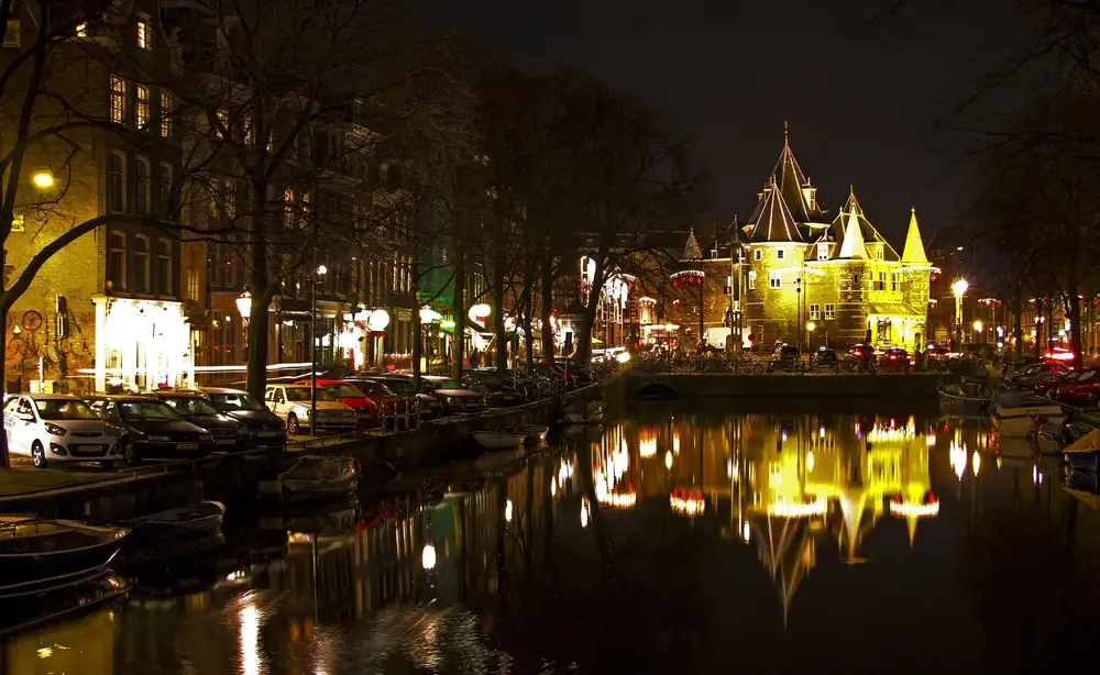 The peaceful Begijnhof courtyard in Amsterdam