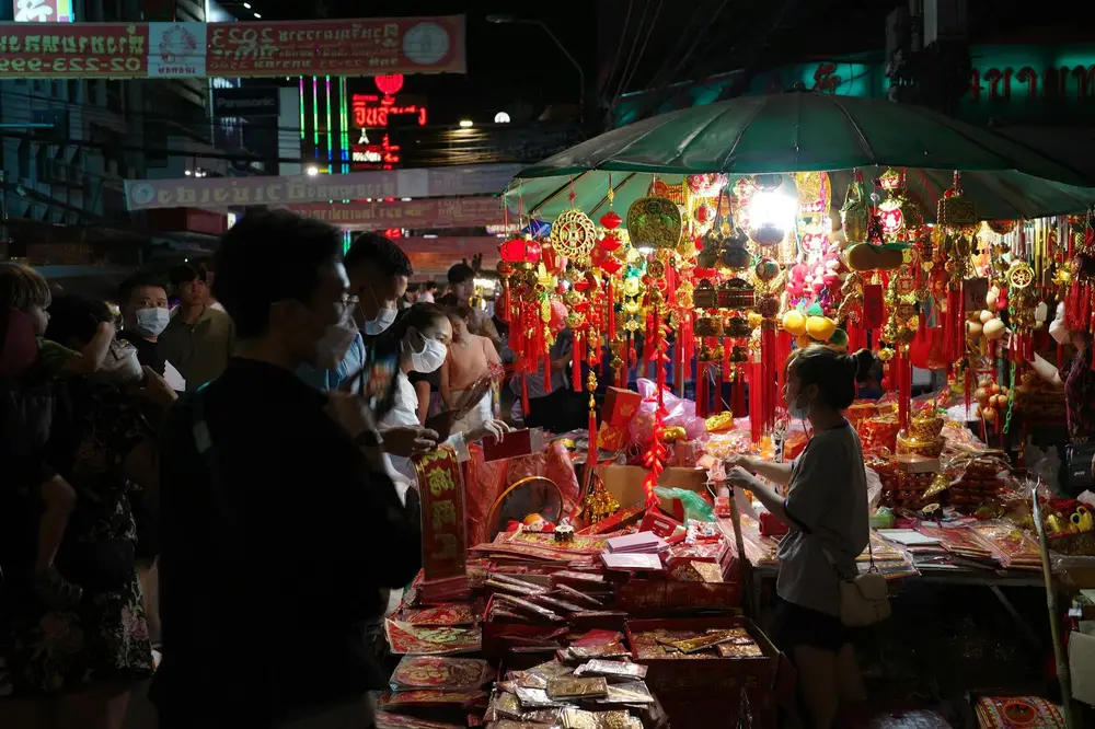 Bangkok Temples and City Life