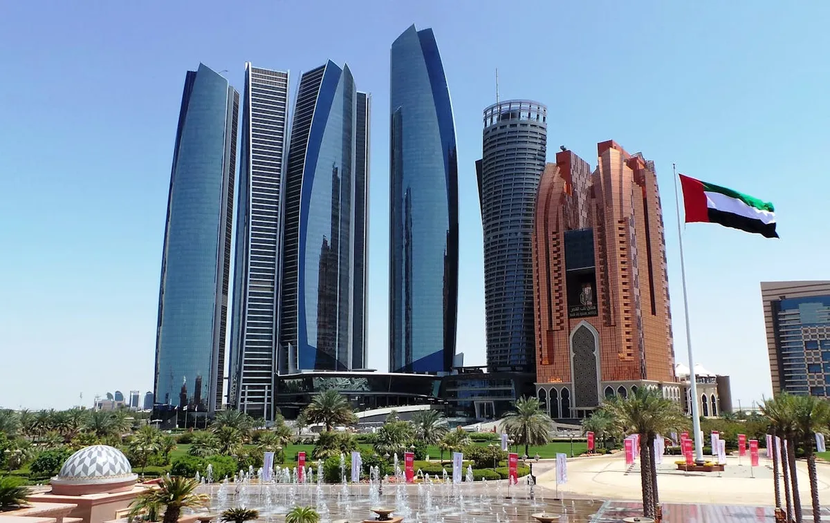 The Tale of Two Emirates: Abu Dhabi vs Dubai – Which is Best for You?