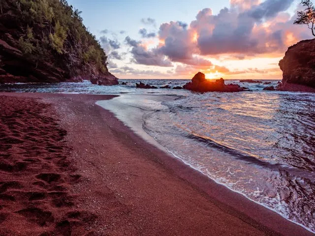 Whales and Waves: When is the Best Time to Visit Maui? - Travel Guide Image
