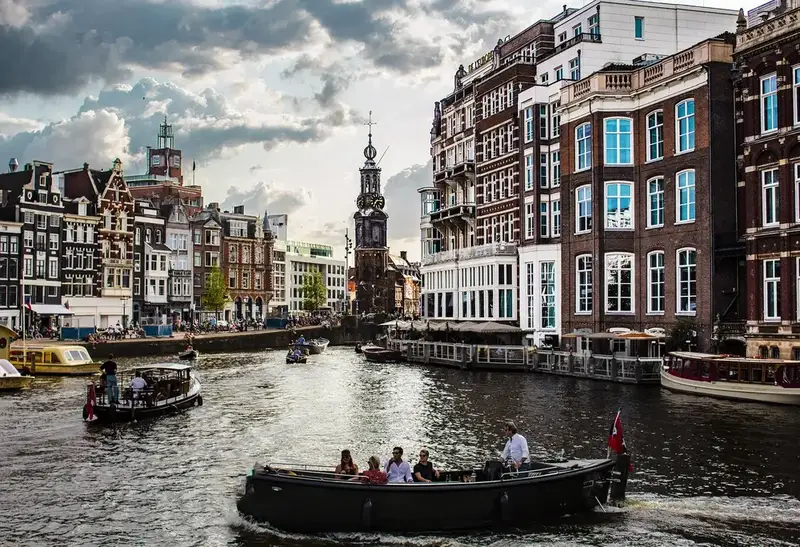 Places to Stay in Amsterdam: Neighborhoods for Every Budget