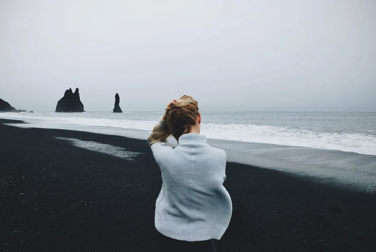 Dark Sands and Roaring Waves: The Magic of Reynisfjara Beach