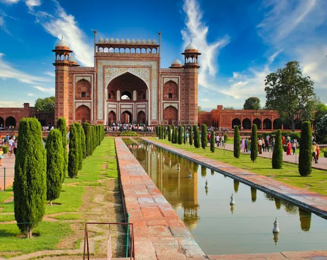 Visiting the Taj Mahal: 10 Essential Tips for First-Timers - Travel Guide Image
