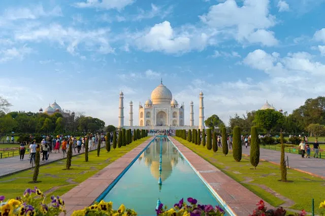 Visiting the Taj Mahal: 10 Essential Tips for First-Timers - Travel Guide Image