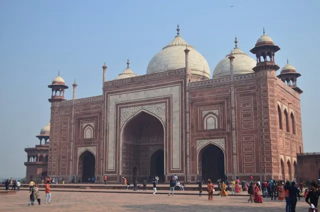 Visiting the Taj Mahal: 10 Essential Tips for First-Timers - Travel Guide Image