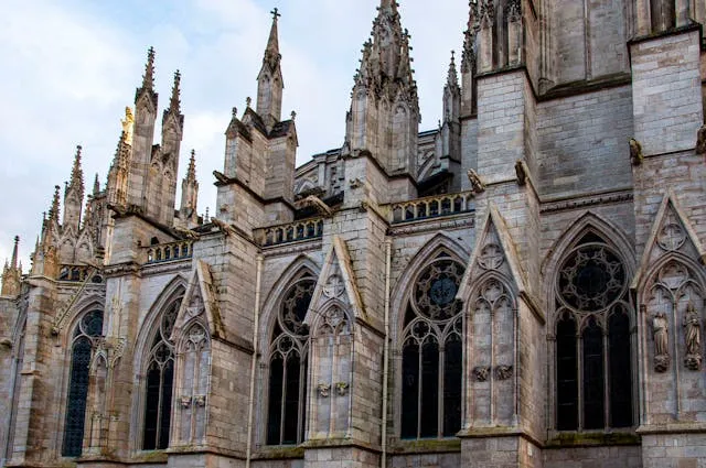 Discover Bordeaux: Top 15 Wine & Heritage Activities - Travel Guide Image