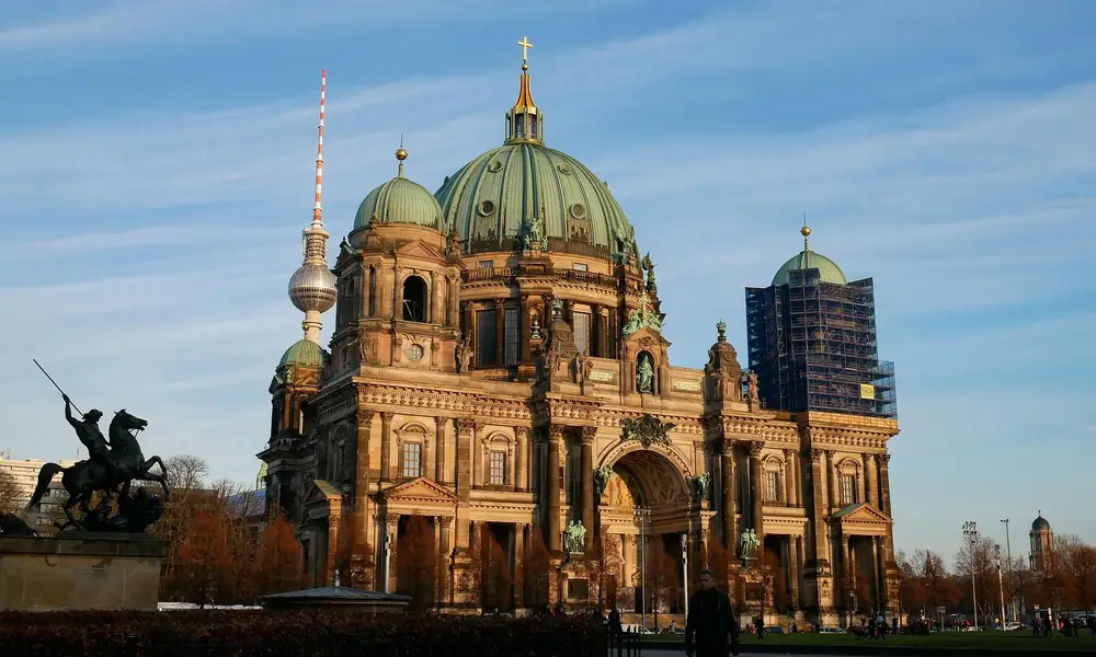 Travel Guide Image
